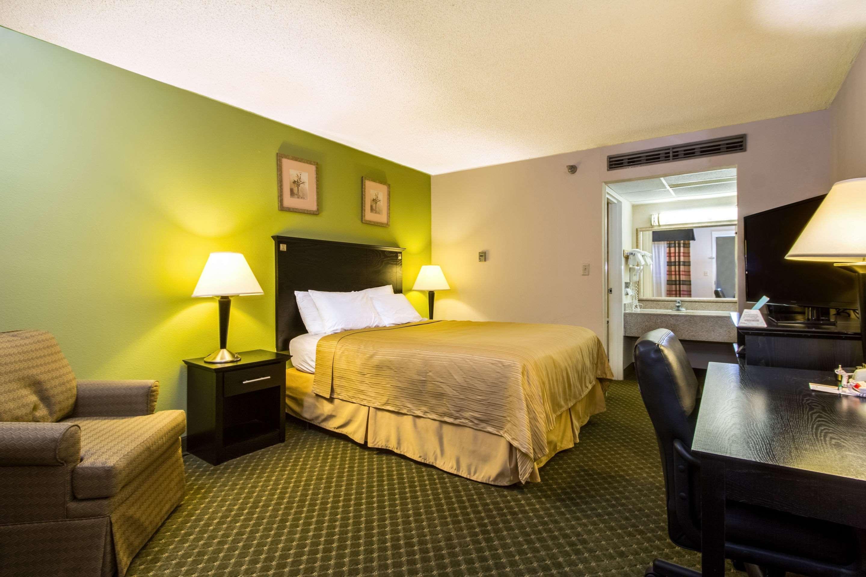 Quality Inn & Suites Moline - Quad Cities Экстерьер фото