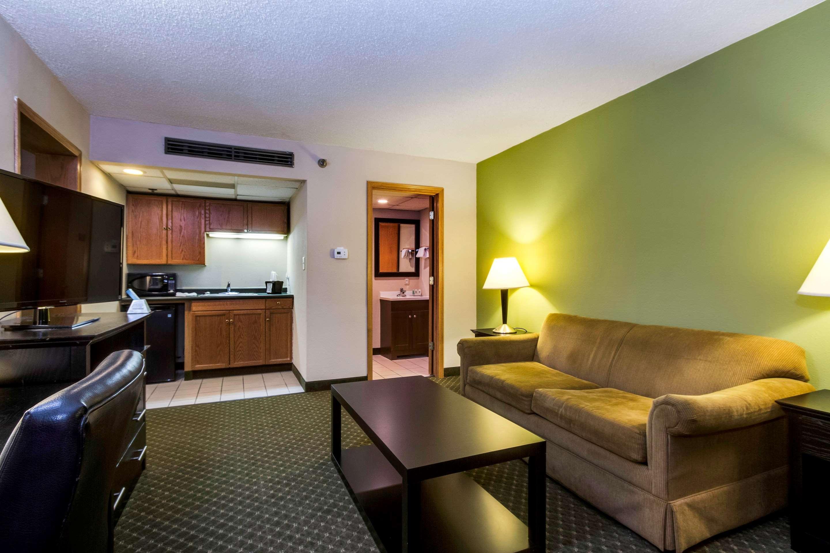 Quality Inn & Suites Moline - Quad Cities Экстерьер фото
