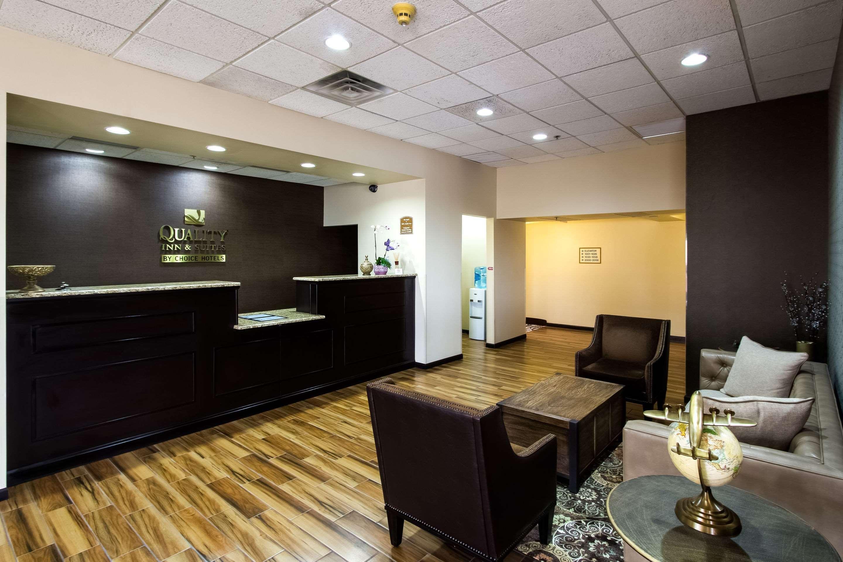 Quality Inn & Suites Moline - Quad Cities Экстерьер фото