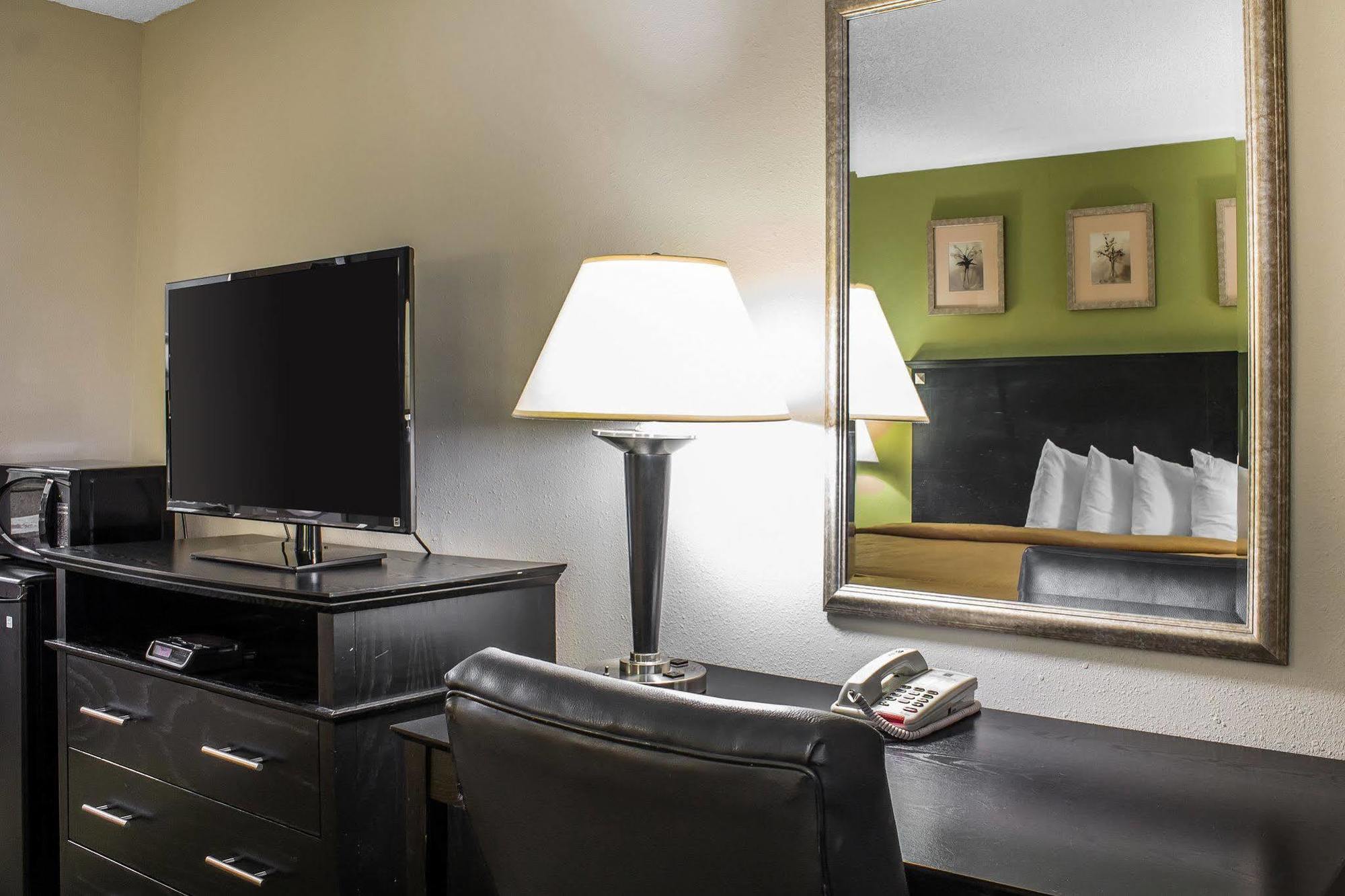 Quality Inn & Suites Moline - Quad Cities Экстерьер фото