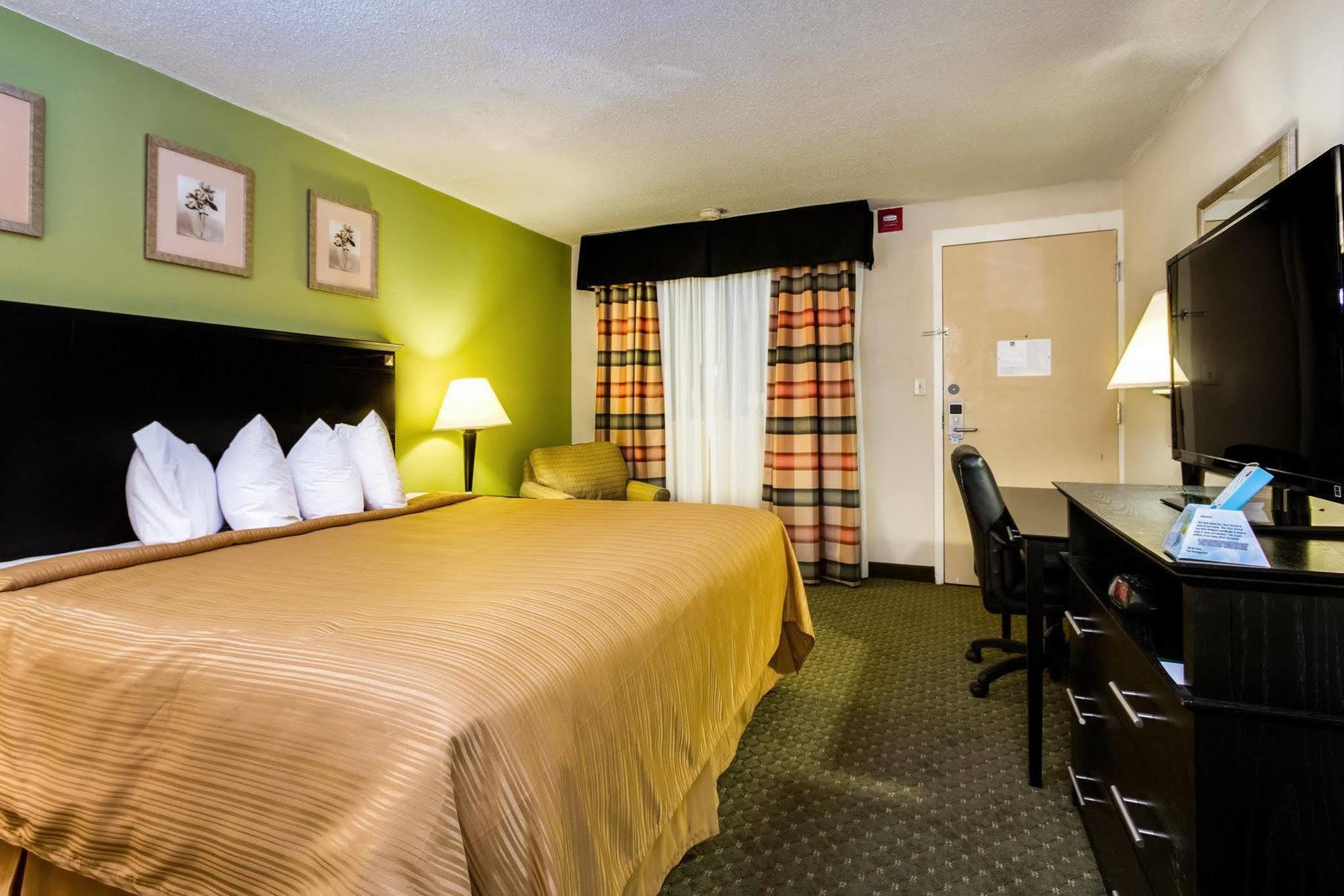 Quality Inn & Suites Moline - Quad Cities Экстерьер фото