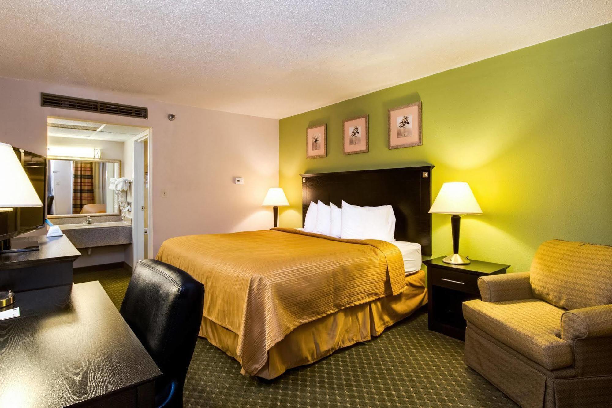 Quality Inn & Suites Moline - Quad Cities Экстерьер фото