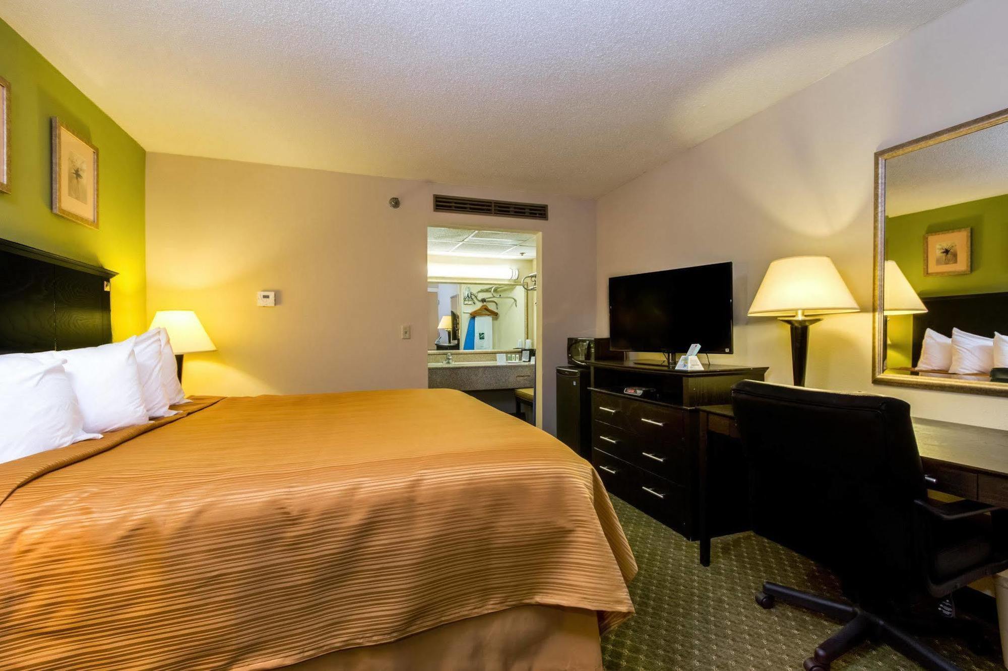 Quality Inn & Suites Moline - Quad Cities Экстерьер фото